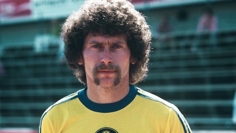 Biểu tượng bóng đá của Bayern Munich - Paul Breitner